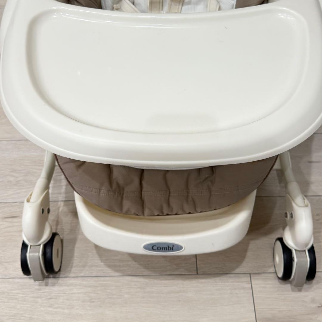 Combi コンビ　ネムリラ　オートスウィング　ハイローチェア　自動　ホワイト