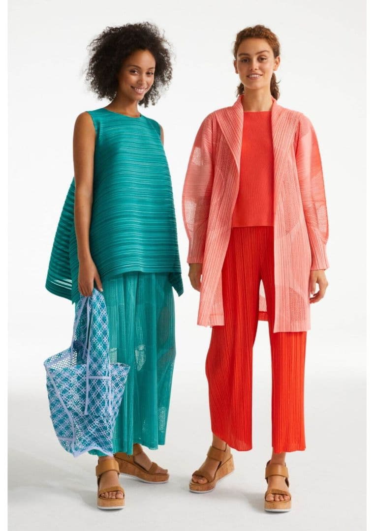 プリーツプリーズ イッセイミヤケ 靴　レディース　サンダル　黒