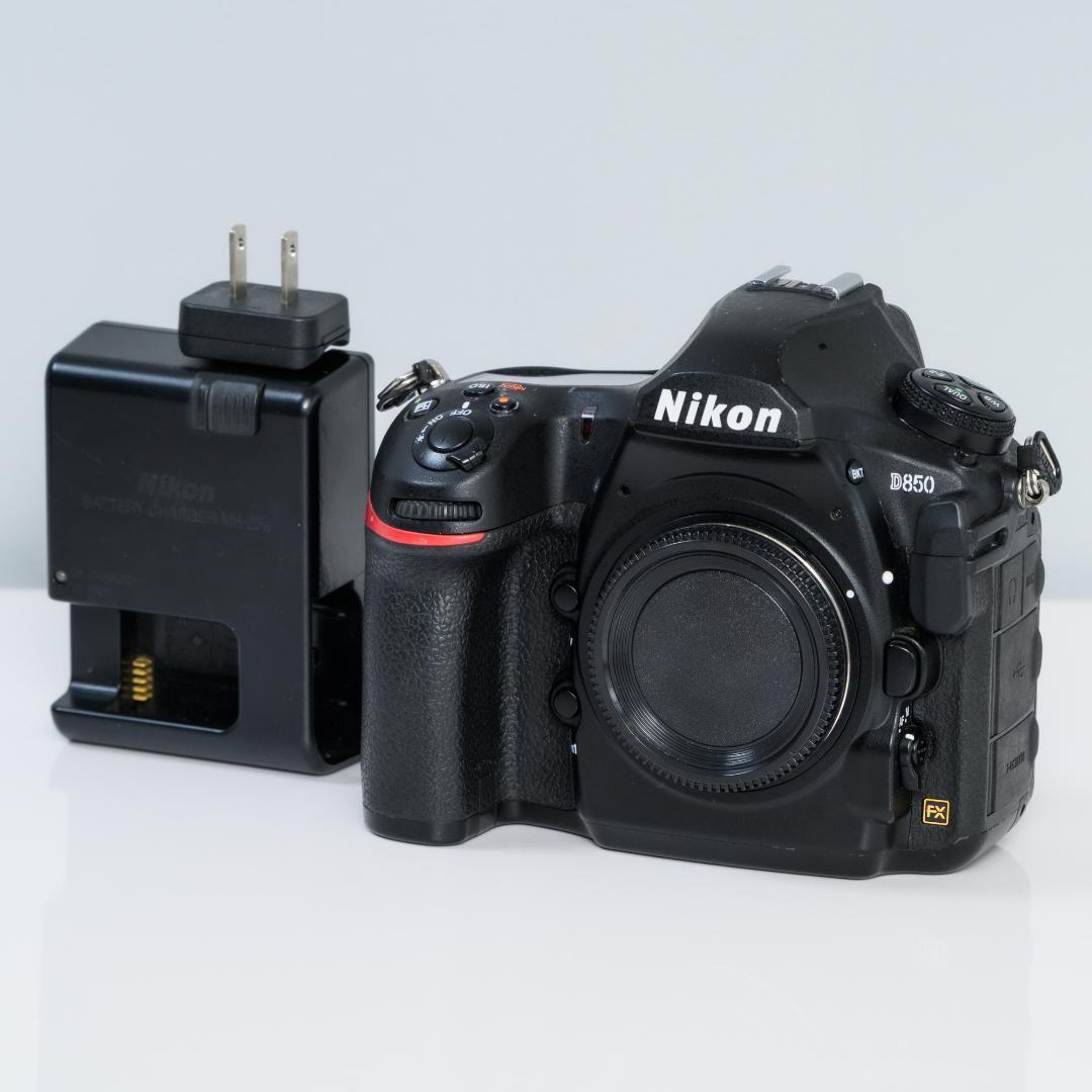Nikon D850 本体と充電器MH-25a XQDカード64GB付
