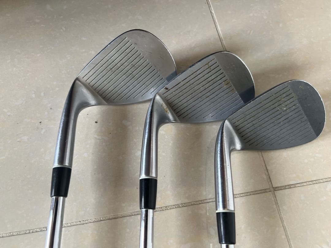 ブリーフィングbriefingゴルフバッグ オリーブ　ドライバーなどのクラブ一式