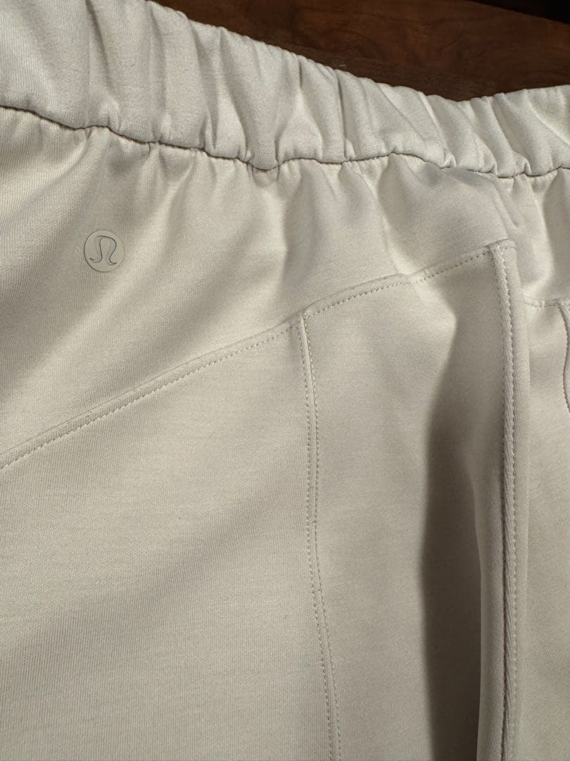 ルルレモン　ジョガーパンツ