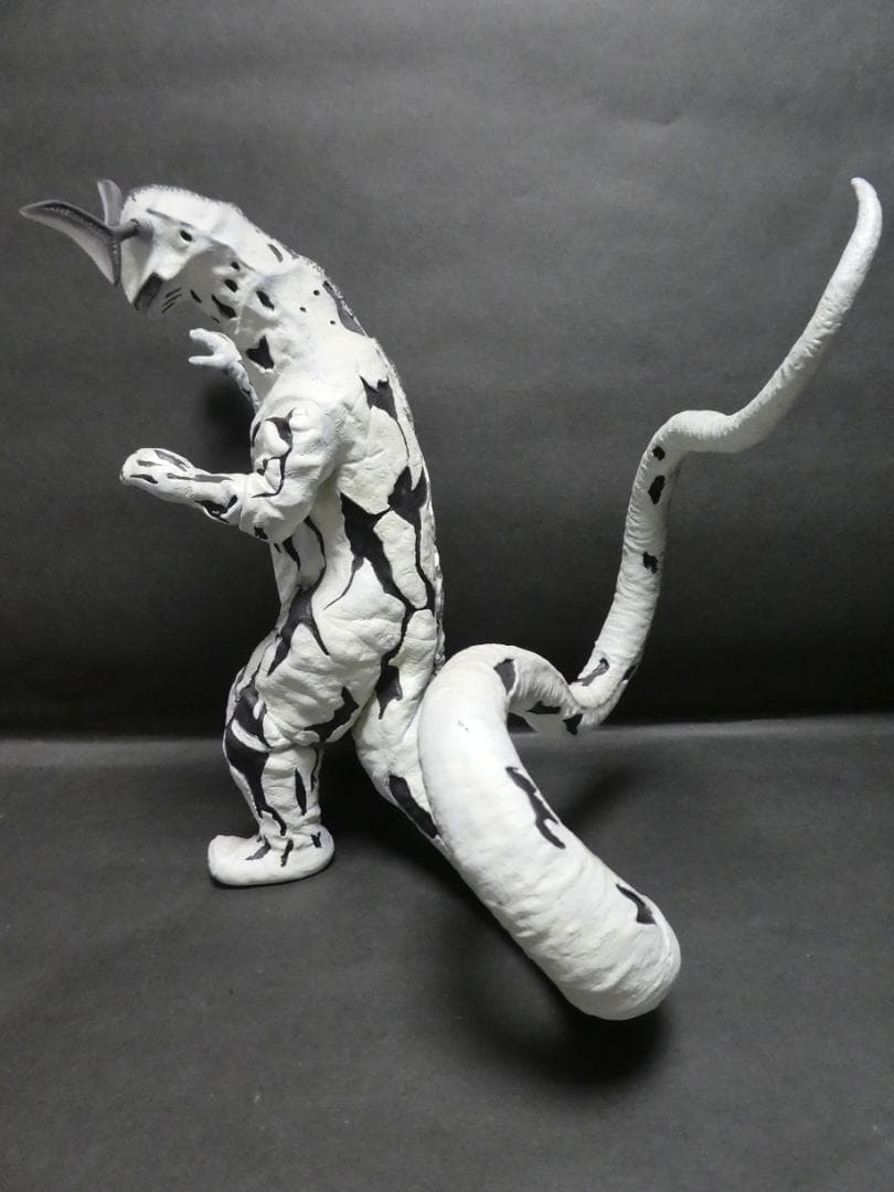 ビリケン商会　エレキング　塗装済み完成品