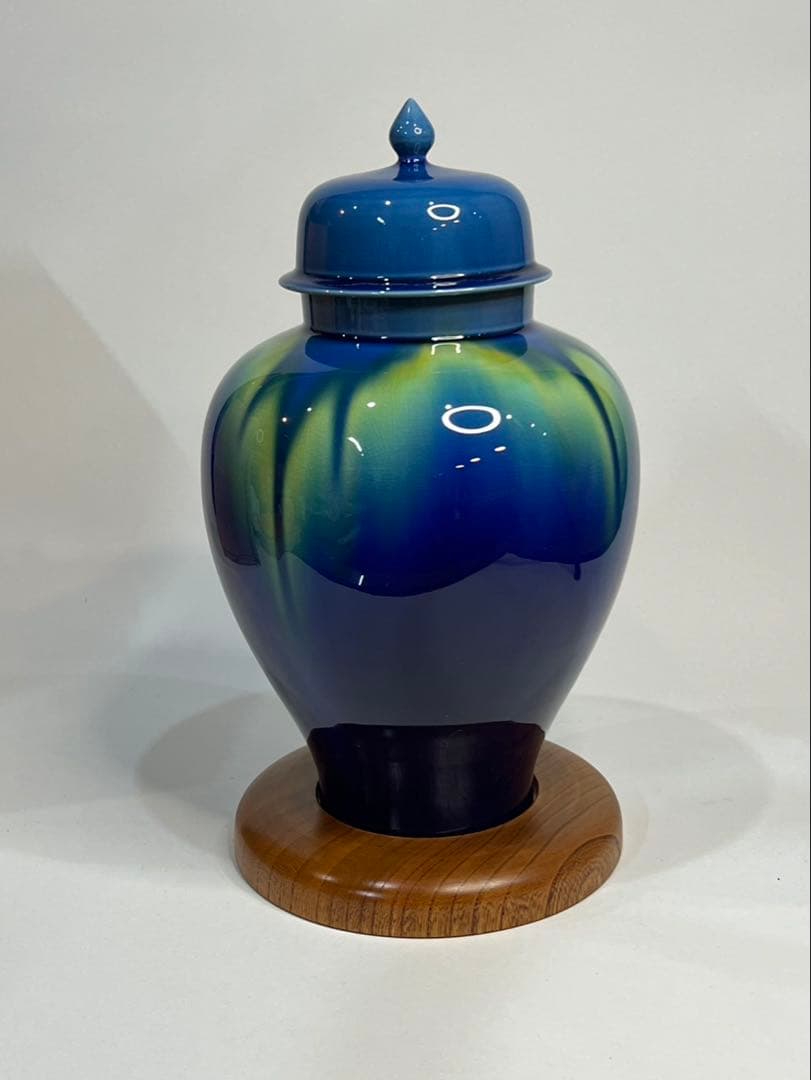 【人間国宝】三代 徳田八十吉 碧明燿彩 飾壺 沈香壺 31cm 台付