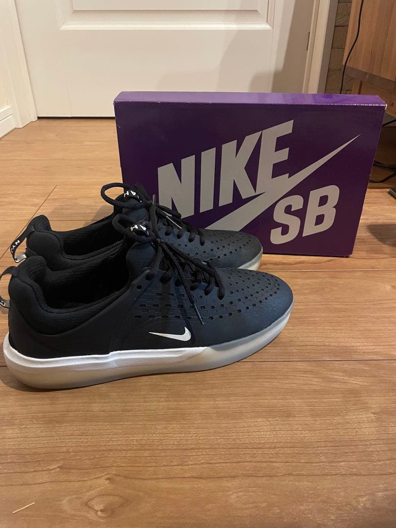 NIKE SB NYJAH スニーカー ブラック/グレー