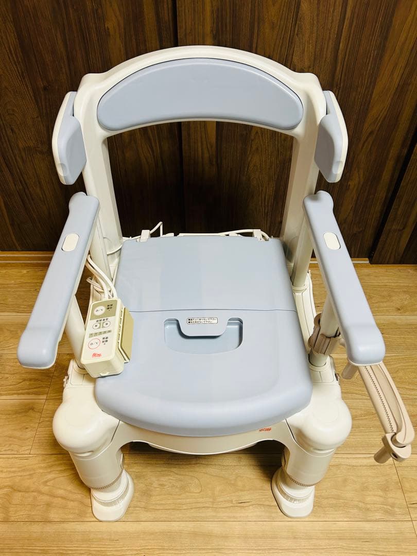 安寿　ポータブルトイレ 暖房便座　快適脱臭　アームレスト付き　アロン化成