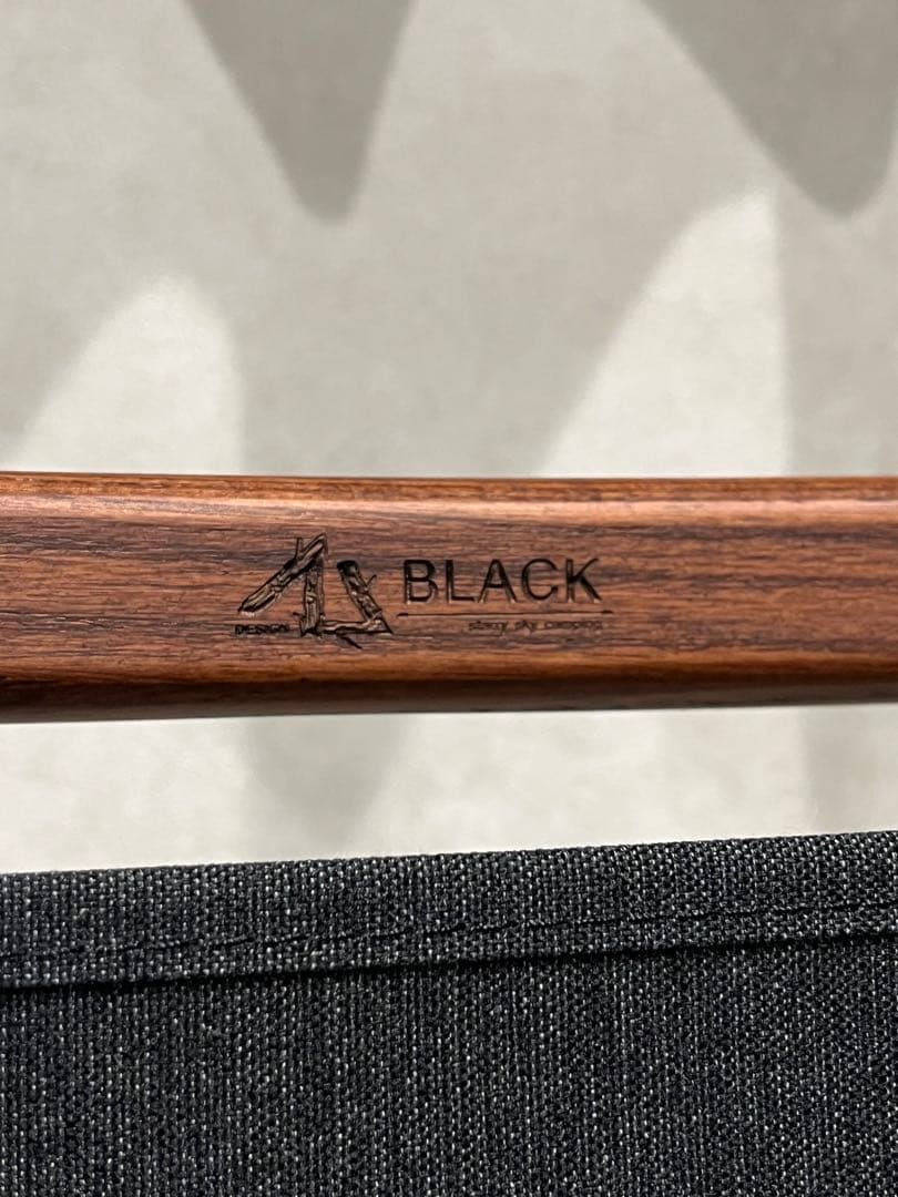 ブラックデザイン　チェア　ブラック