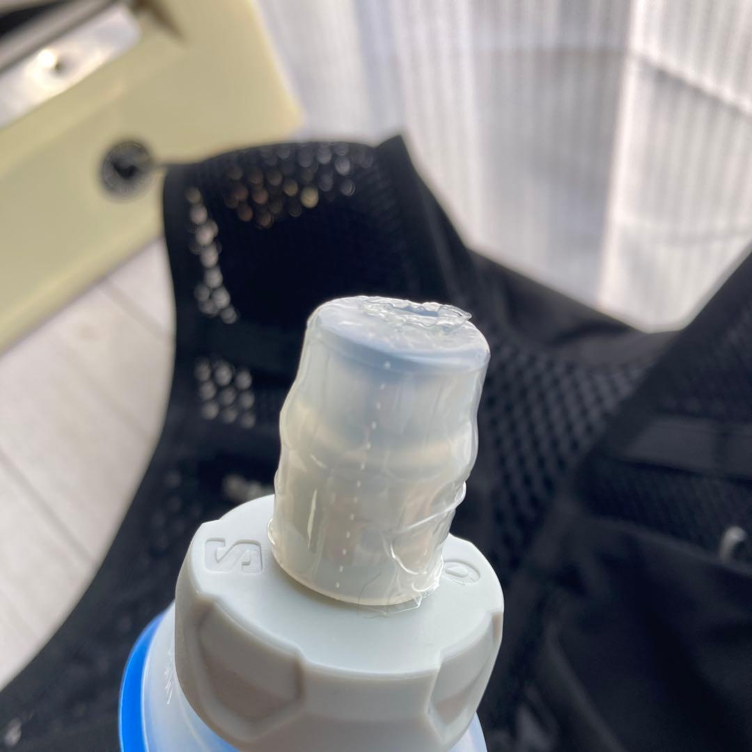 サロモン　SALOMON ブラックMサイズ　ランニングベスト　フラスク1本付き