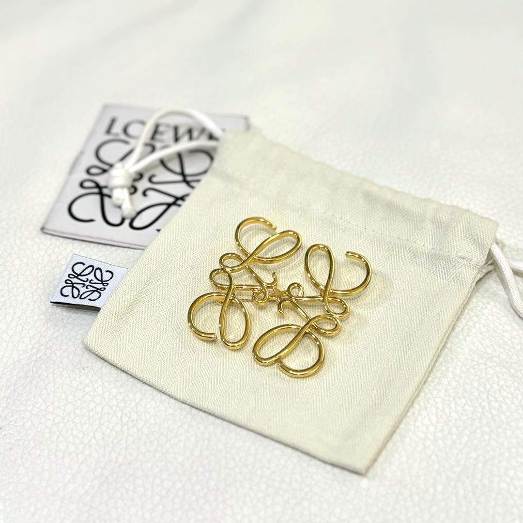 LOEWE ロエベ アナグラム ブローチ