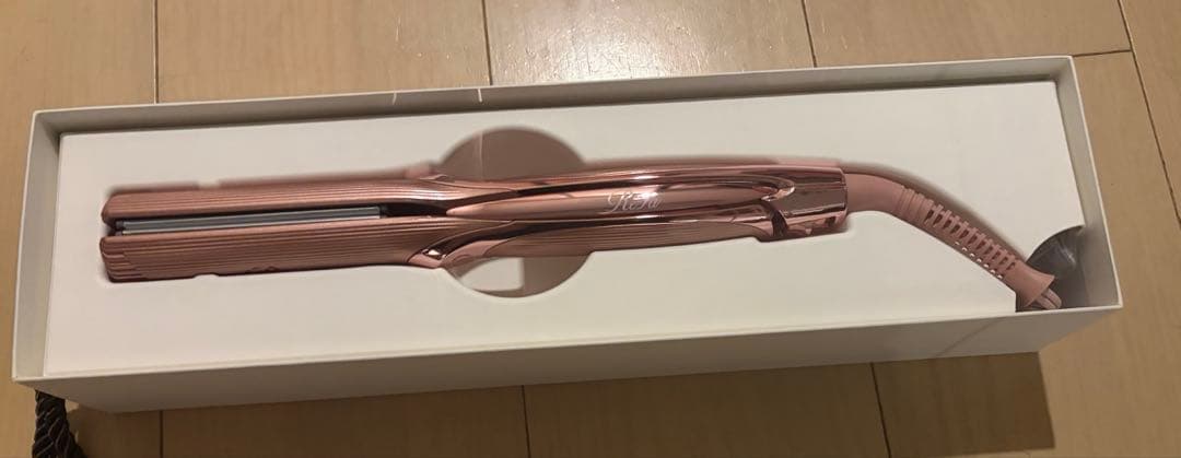 Refa スレートアイロンプロ：ピンク　スタイリング剤