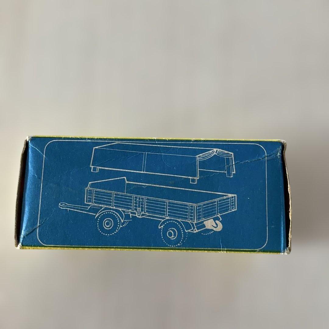 ミニカー　マッチボックス　2 メルセデス　トレーラー