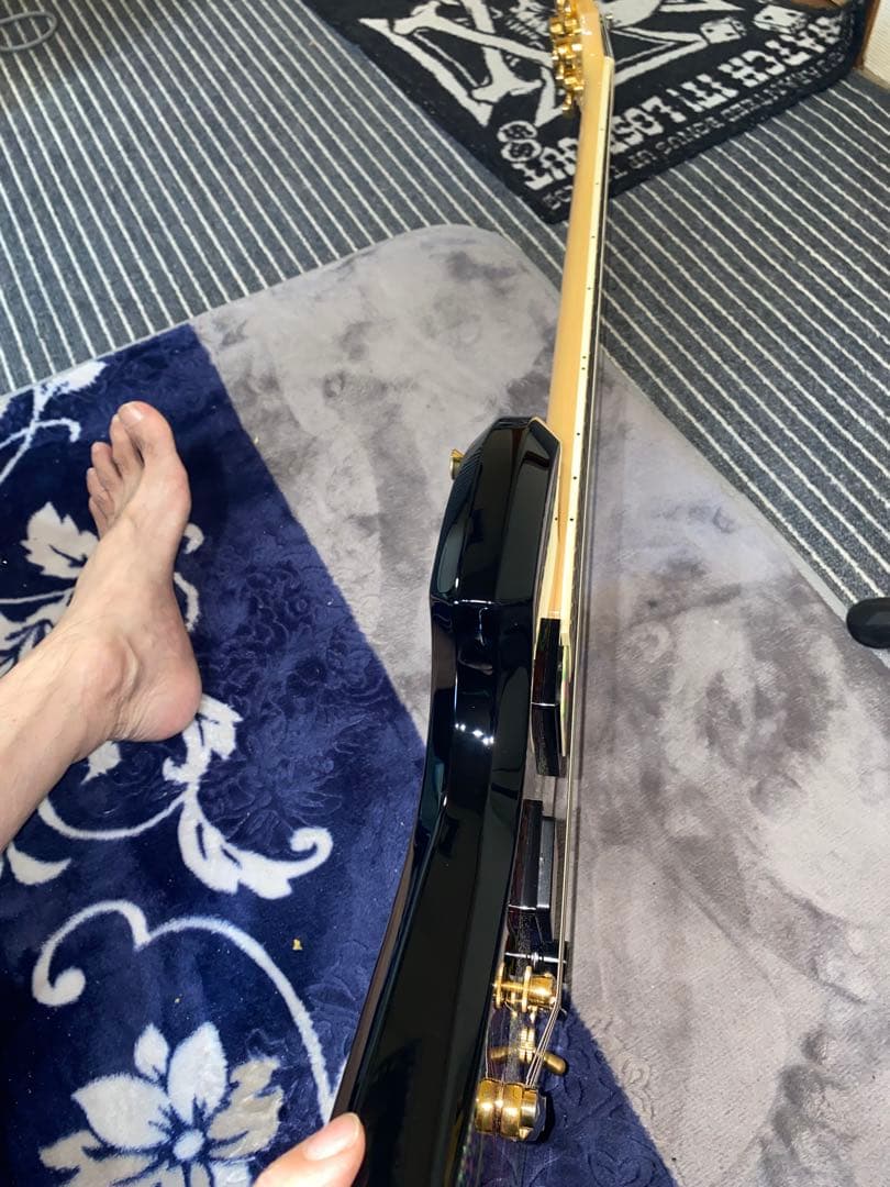 hideギターサイケモデル　 ワンタッチスタンド、新品弦、オーナーマニュアル