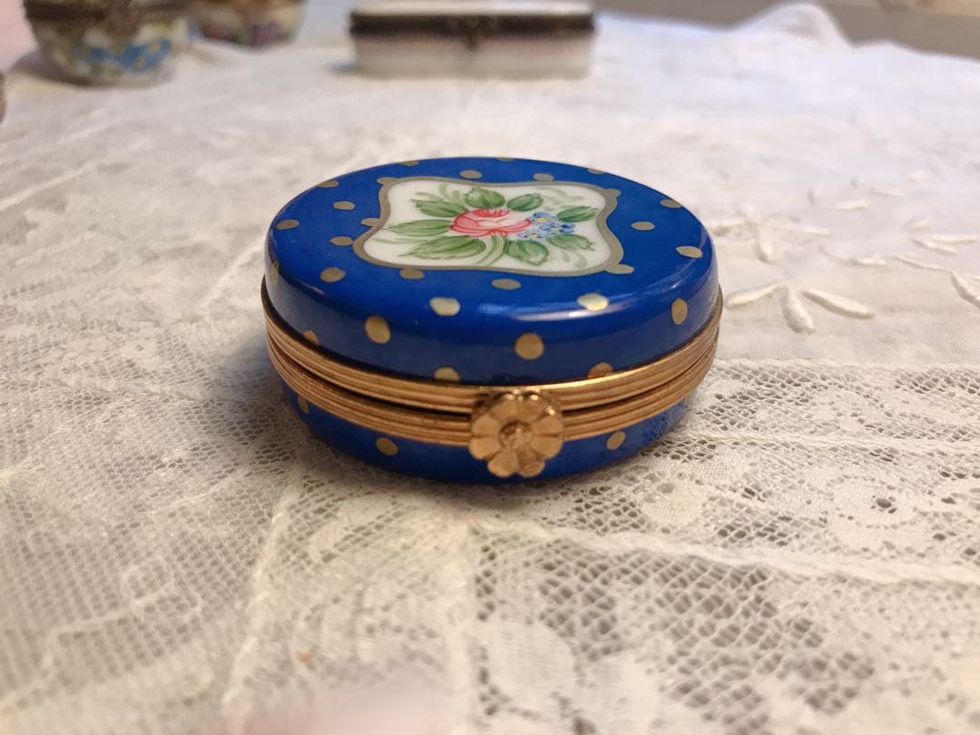 リモージュ　ロイヤルブルーのピルケース