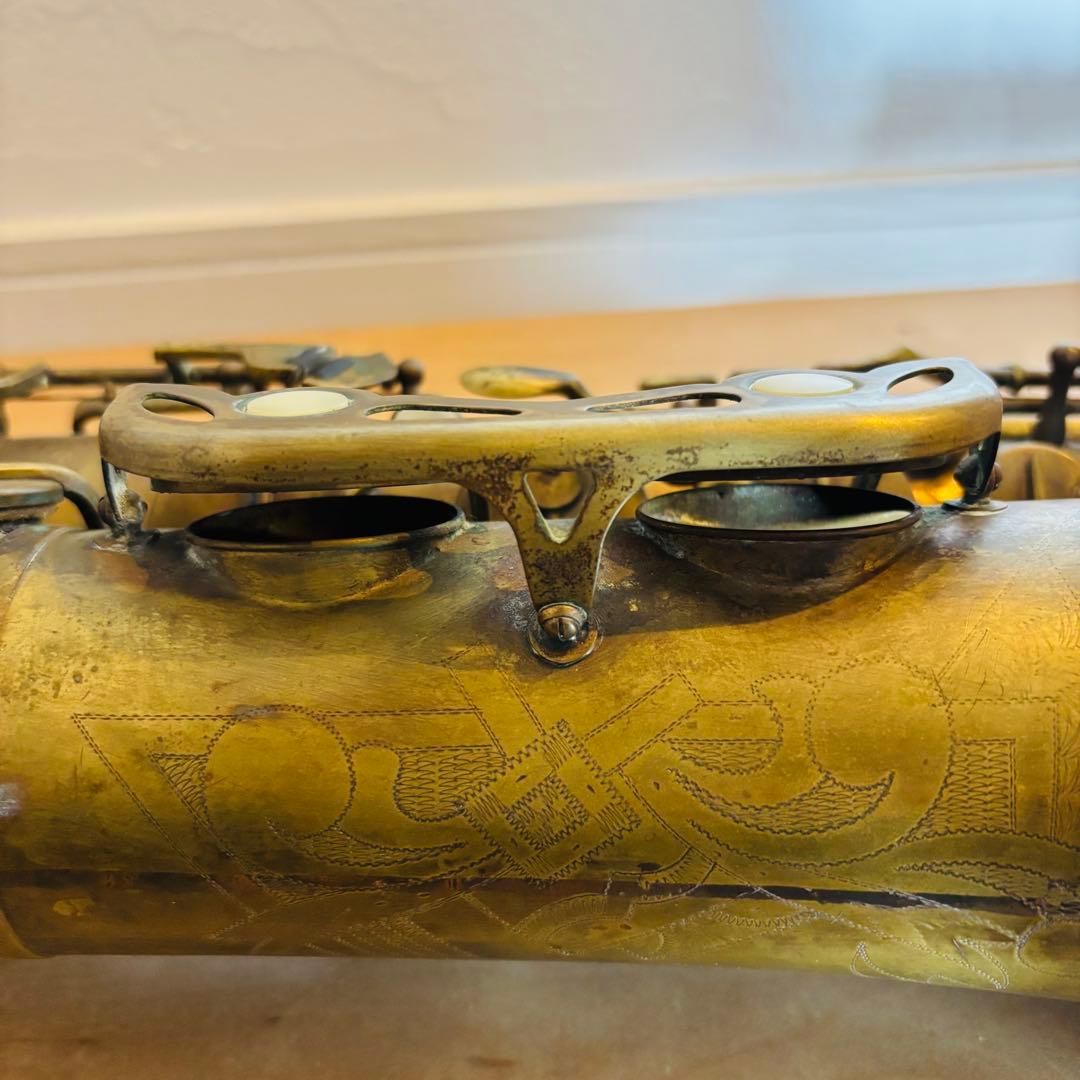 西ドイツ製 Vintage Tenor Sax 彫刻 真鍮 生地仕上げ 即日発送