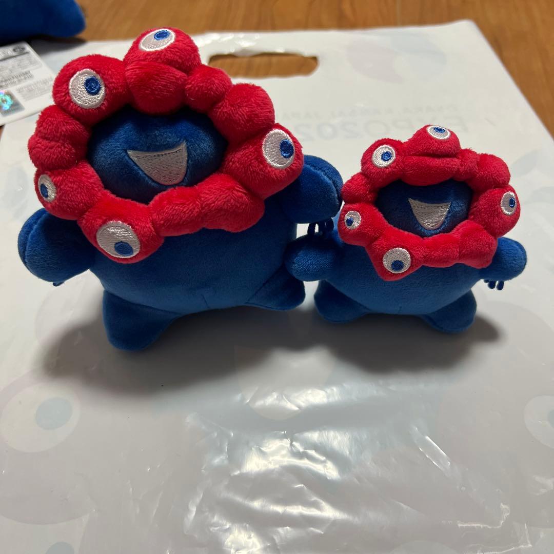 ミャクミャク もっちり ぬいぐるみ 2点 もっちり 立 ミニ ボールチェーン