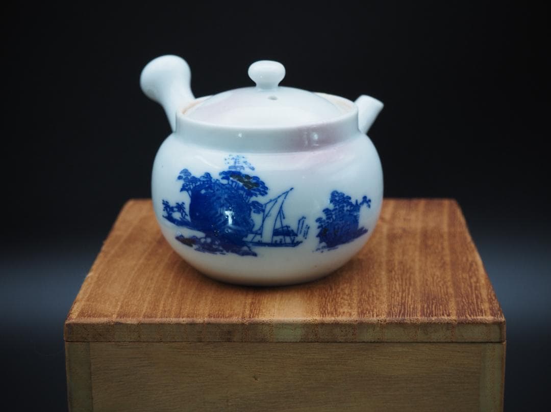 煎茶道具 四代清風与平造 染付 【山水文】横手急須 箱付