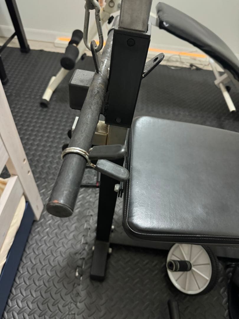 FIGHTING ROADベンチプレス　トレーニングベンチ バーベル付き