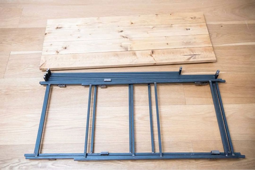 キッチンテーブルとクーラーボックス台