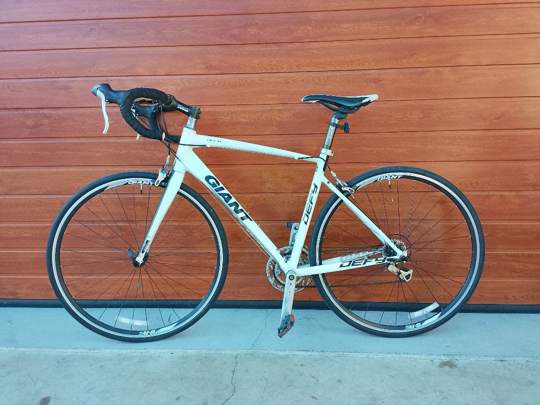 引き取り希望 GIANT DEFY 軽量アルミフレーム