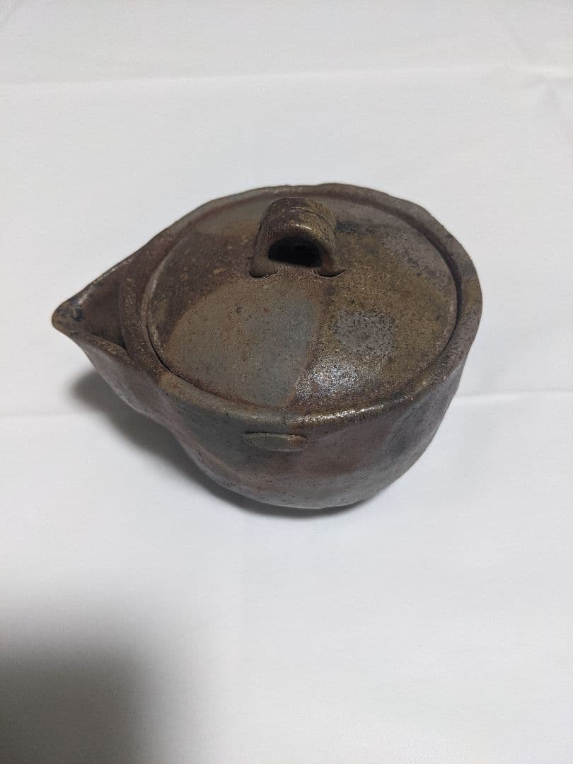 宝瓶（陶印あり）箱なし、説明書なし。