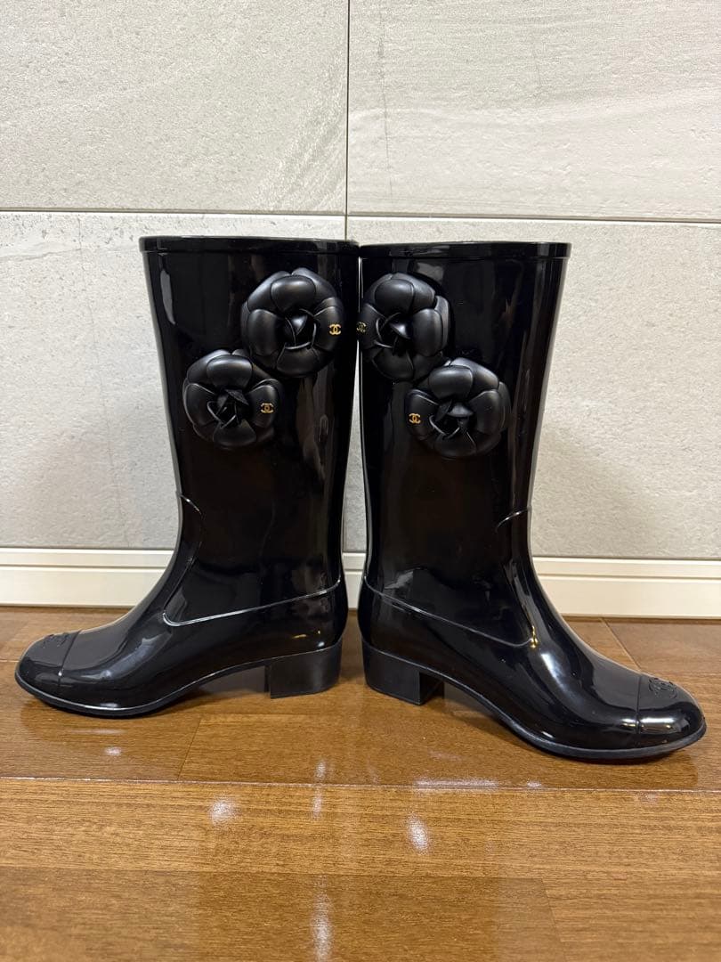シャネル・ブラック レインブーツ