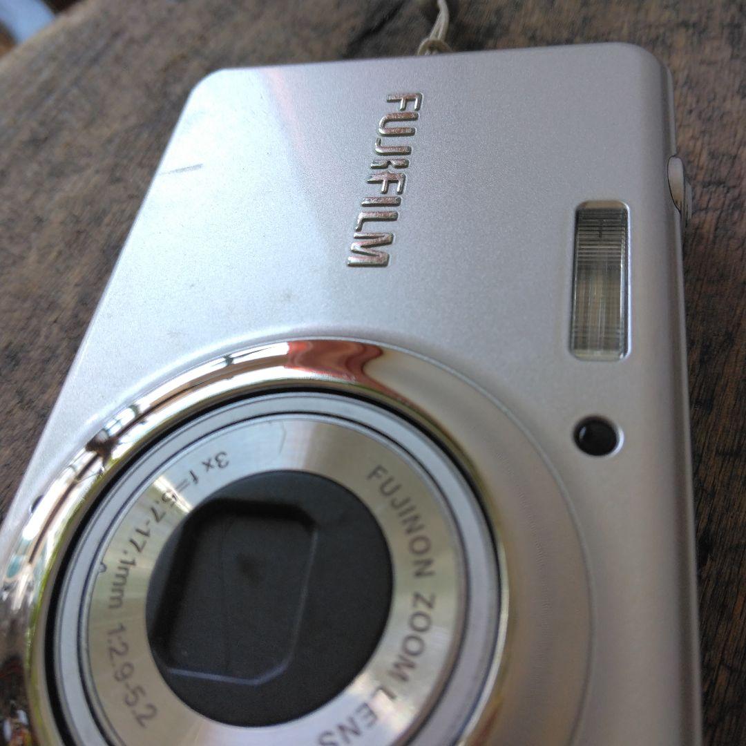 動作確認済み FUJIFILM FINEPIX J30 コンパクトデジタルカメラ