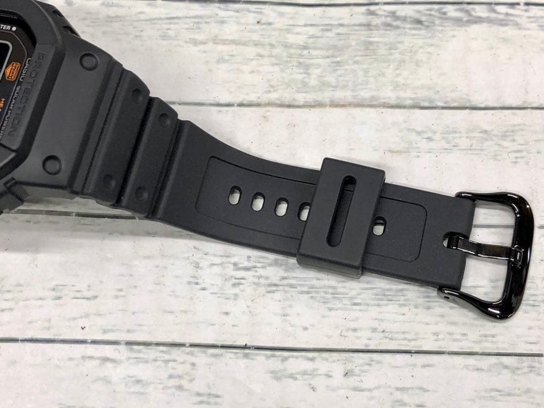 G-SHOCK DW-H5600-1JR G-SQUAD　6869