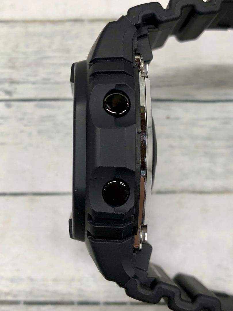 G-SHOCK DW-H5600-1JR G-SQUAD　6869