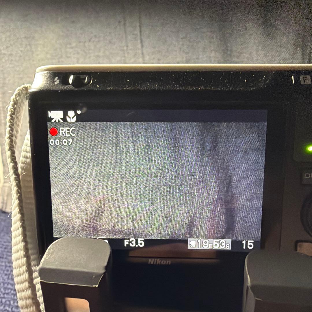 【ジャンク扱い】Nikon1（ニコン）/ ミラーレス一眼 J1 白