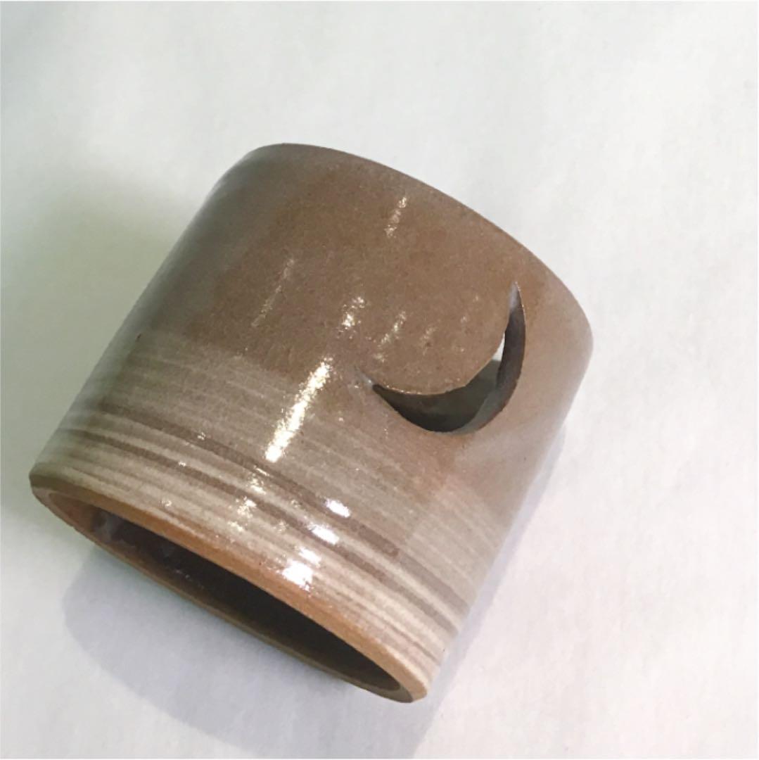 【茶道具】亀井味楽作　月透かし高取蓋置