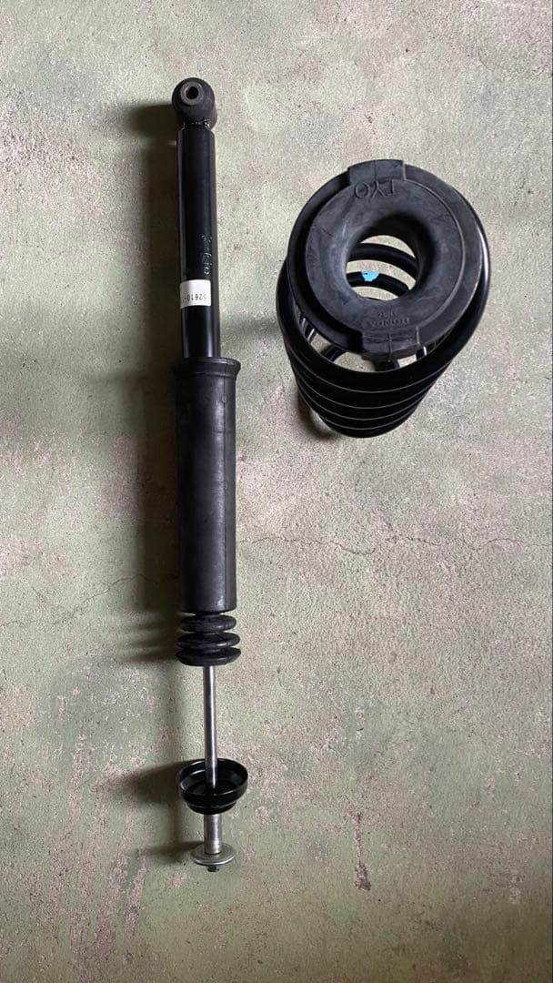 24年式　jf1 2トーンカラー、ターボ 純正サスペンション