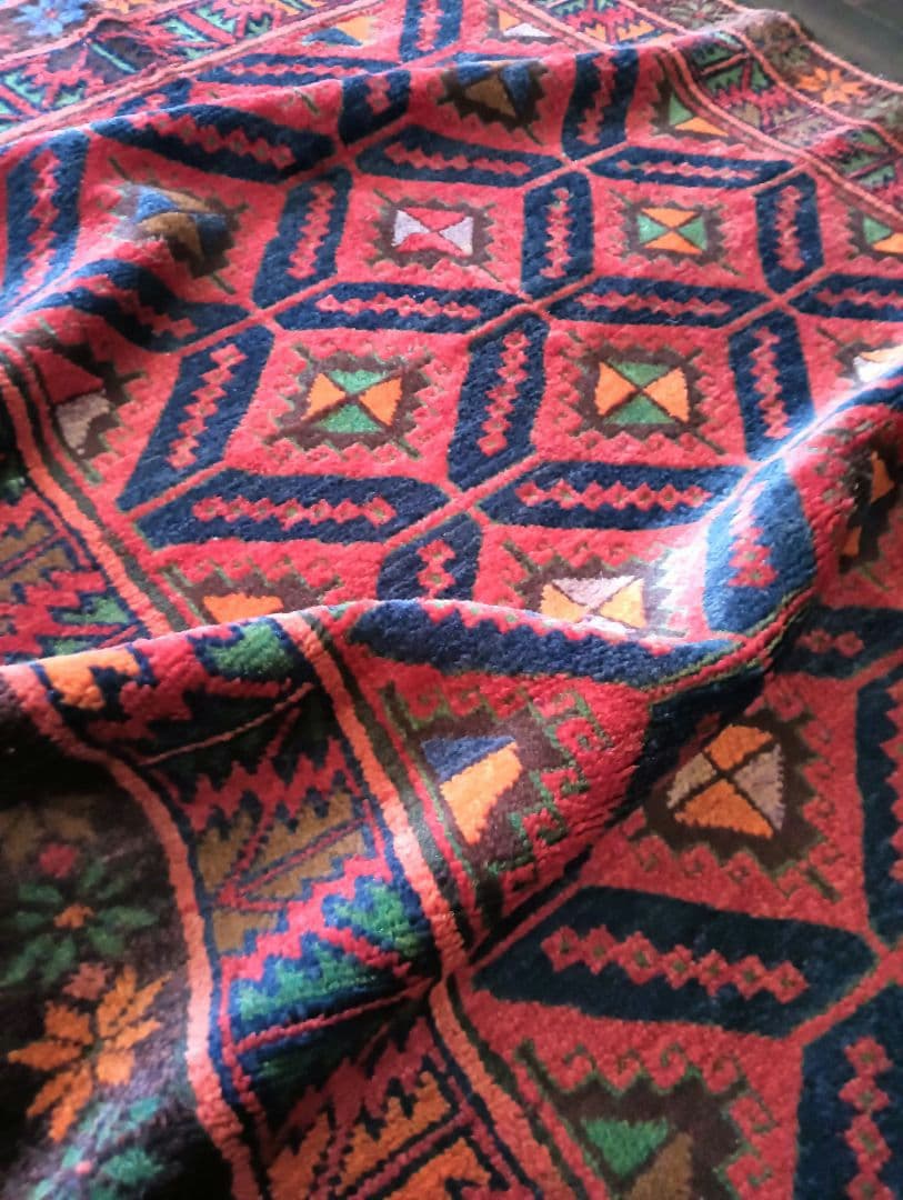 専用です。5.5kg 上質ウールのタイマ二族のトライバルラグ　バルーチ