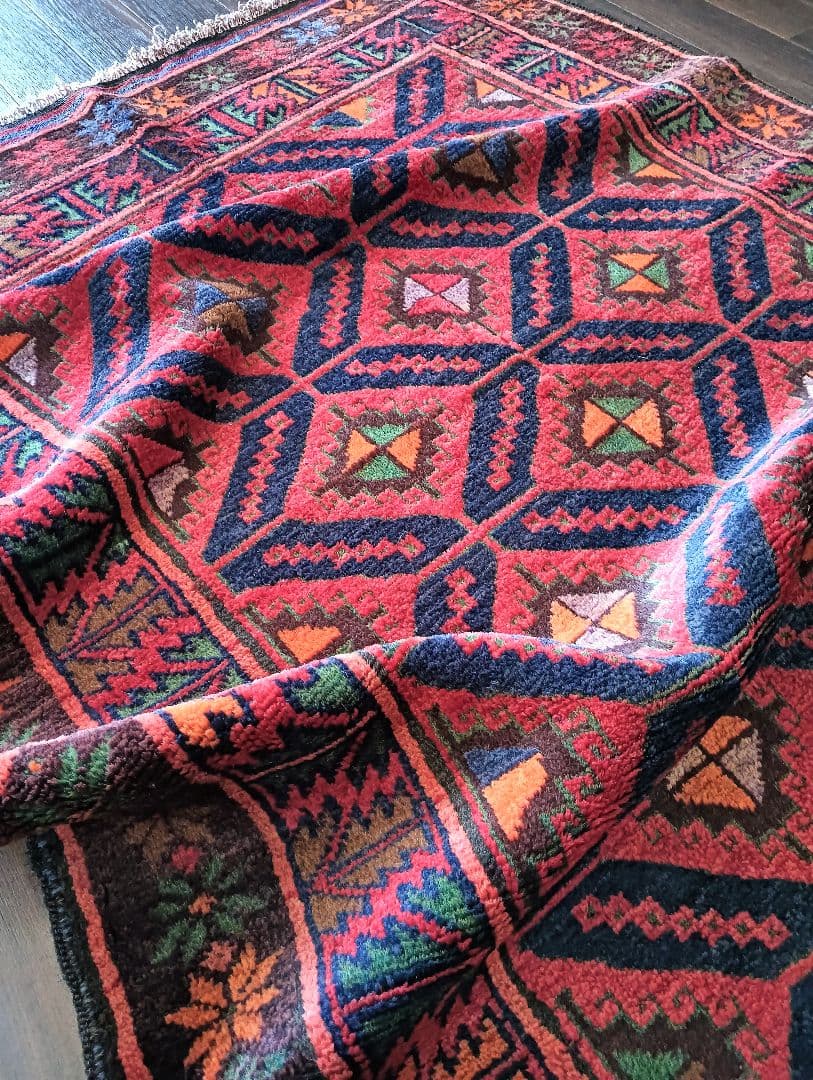 専用です。5.5kg 上質ウールのタイマ二族のトライバルラグ　バルーチ