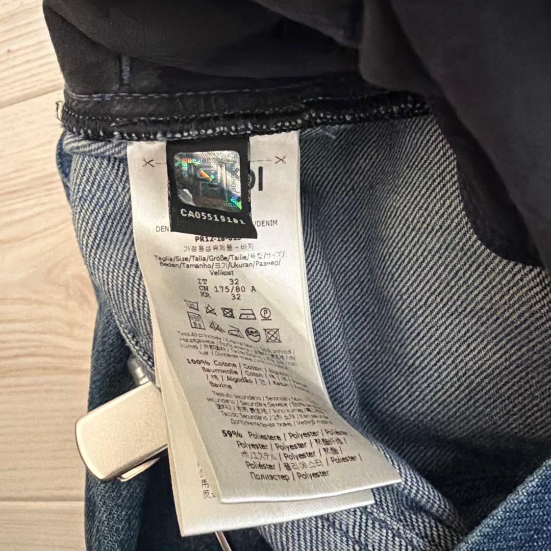 【極美品✨】FENDI デニム　ダメージ加工　ズッカ柄　32 レザーパッチ