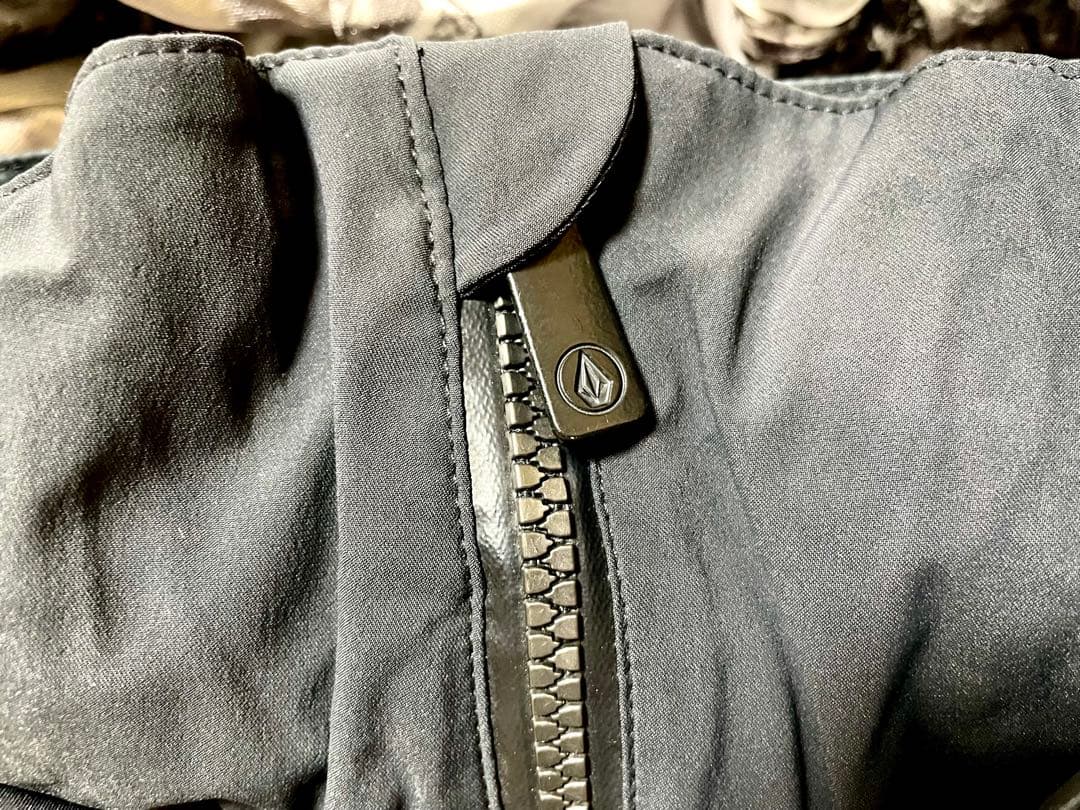 送料込★VOLCOM⭐︎GORE-TEXスノーボードウェアM