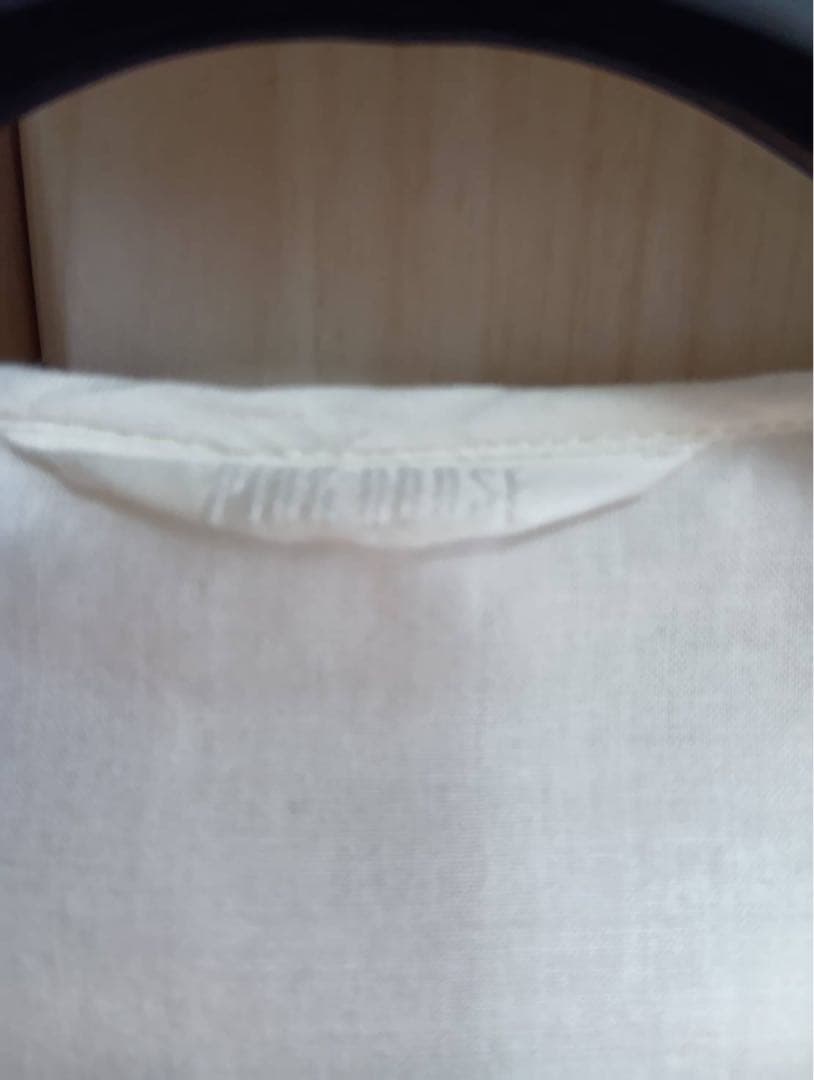 ピンクハウス リボンフリル付きホワイト長袖ブラウス　PINK HOUSE