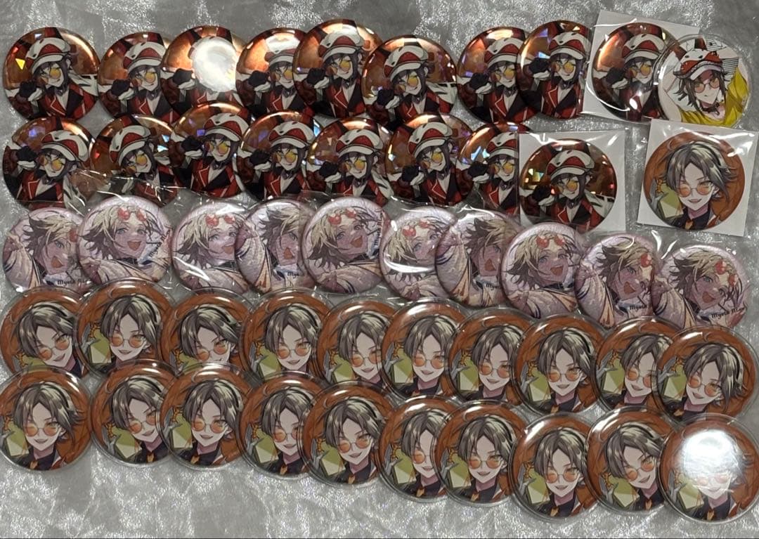 ミスタリアス 缶バッジ アクスタ チェキ風カード