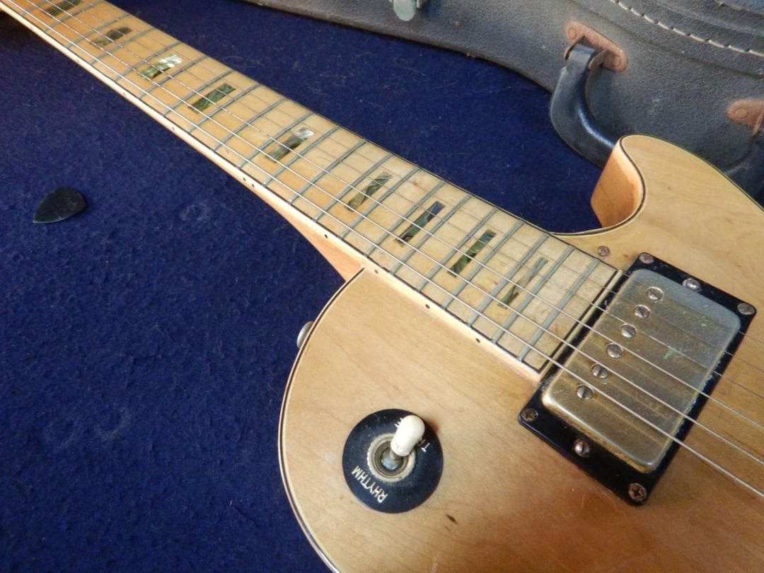 エレキギター ナチュラル ハードケース付き