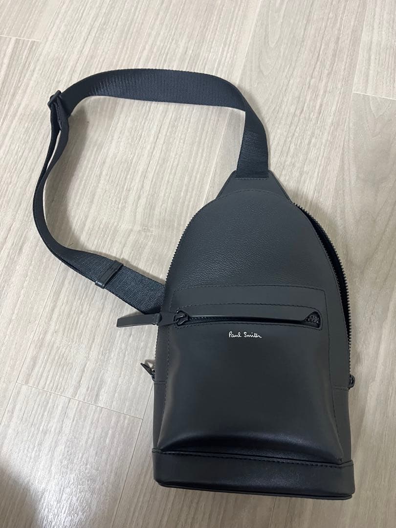 PaulSmith ボディバッグ　レザーブライトストライプ　ブラック
