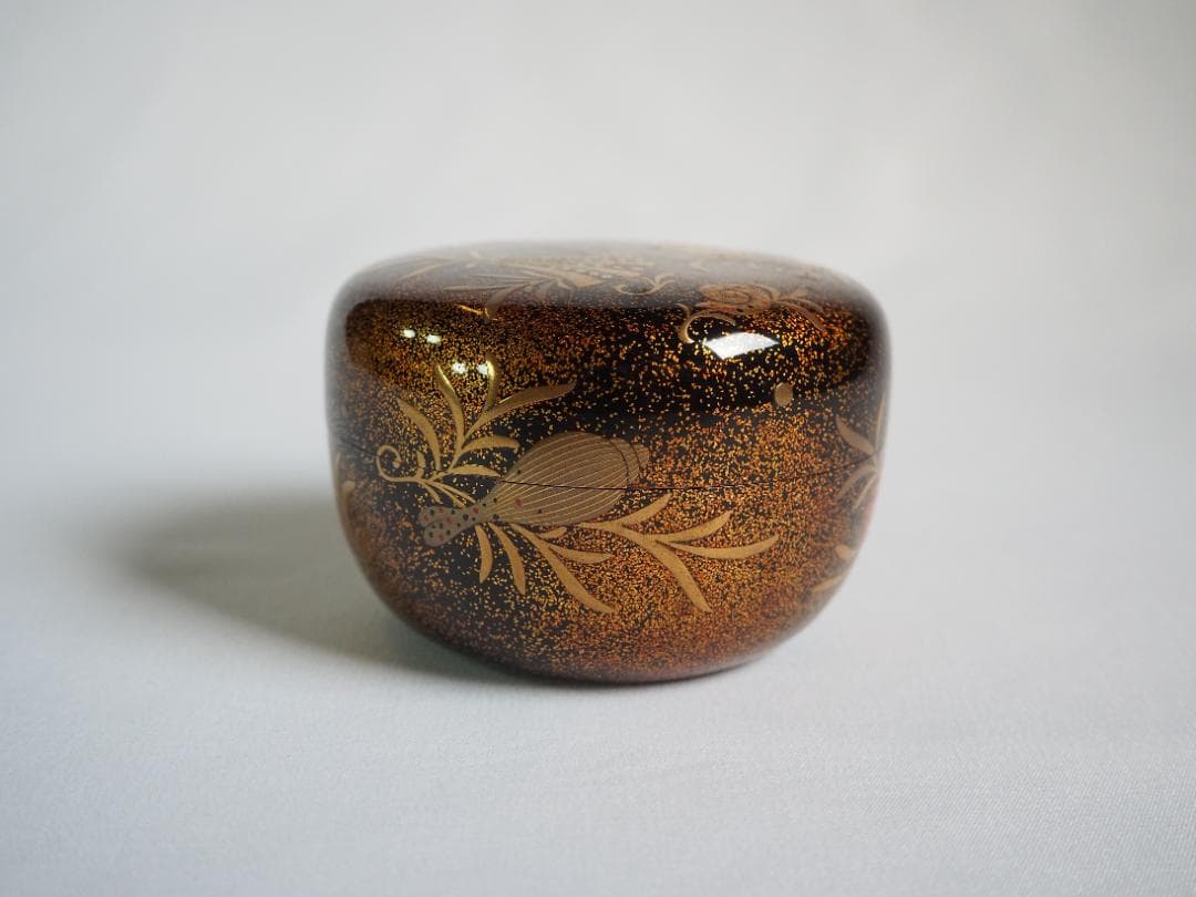 裏千家15世鵬雲斎大宗匠御書付『海松貝蒔絵平棗』岡澤起幸造（共箱）