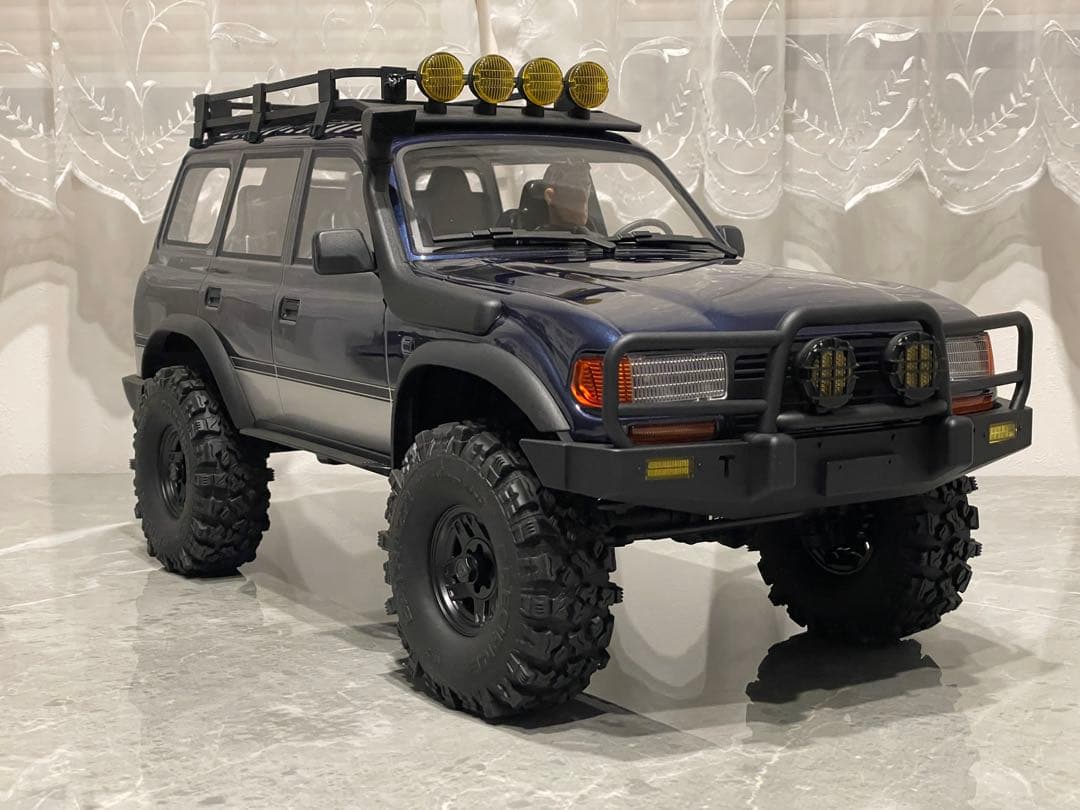 FMS FCX10 pro v2 ランクル80 充電器、バッテリーセット