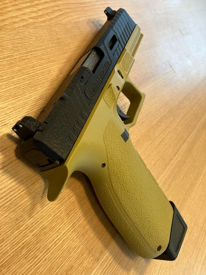 東京マルイ　ガスガン　グロック17外装カスタム　カイデックスホルスター　セット