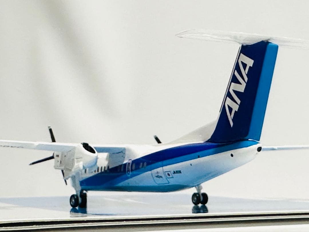 全日空商事 1/200 DHC-8-300 A-net(ANA WINGS)