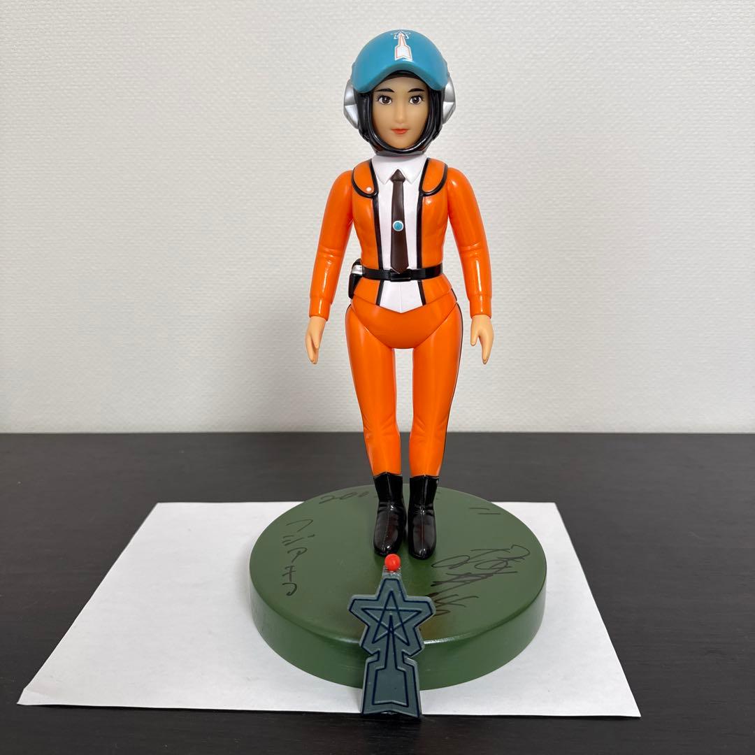 t*e様 m1号　フジアキコ隊員　桜井浩子サイン入り