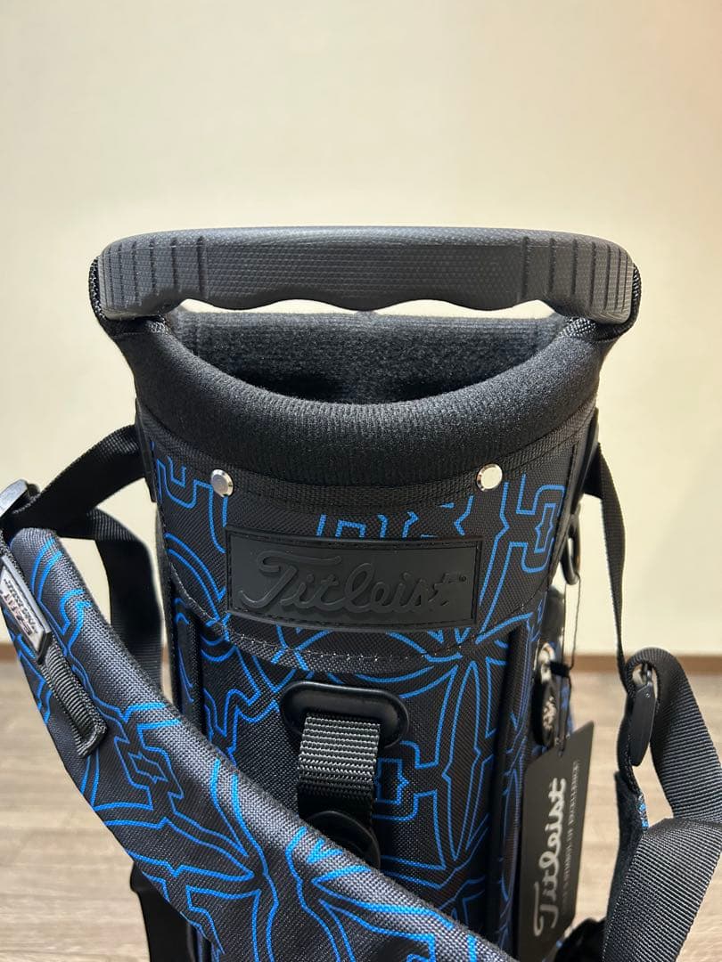 スタンド式キャディバック　人気のブルーラメライン！スタイリッシュなフォルムが魅力