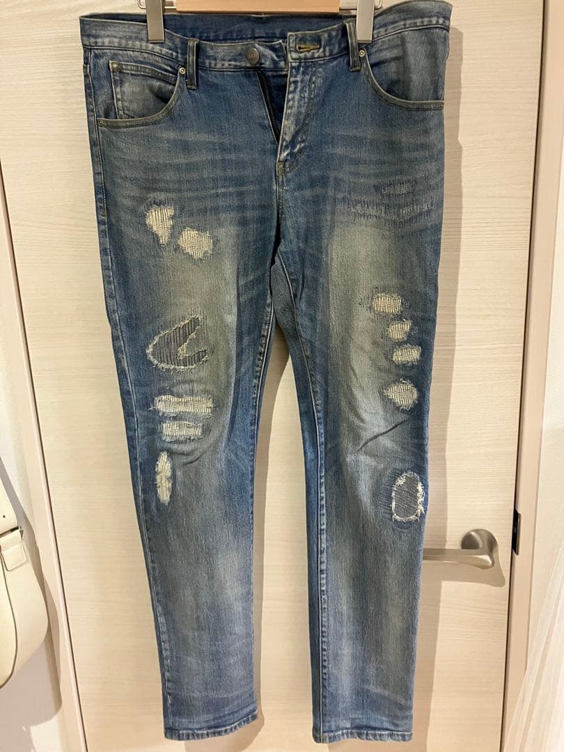 【AKM】 ダメージジーンズ