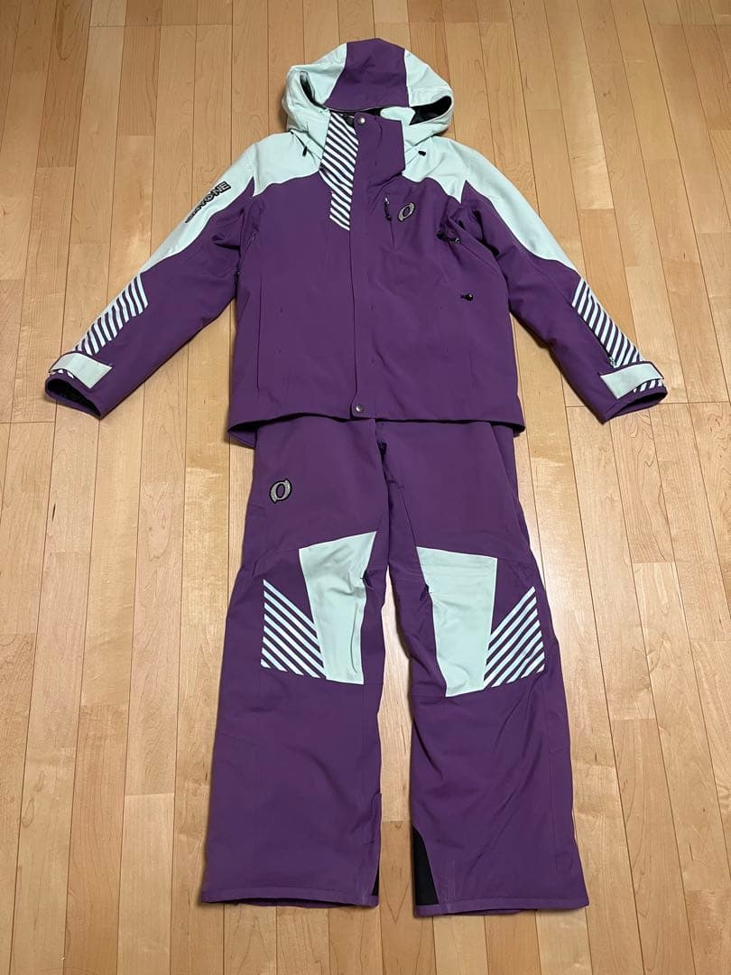 【ON-YO-NE オンヨネ】スキーウェア 2023-24モデル　上S下M