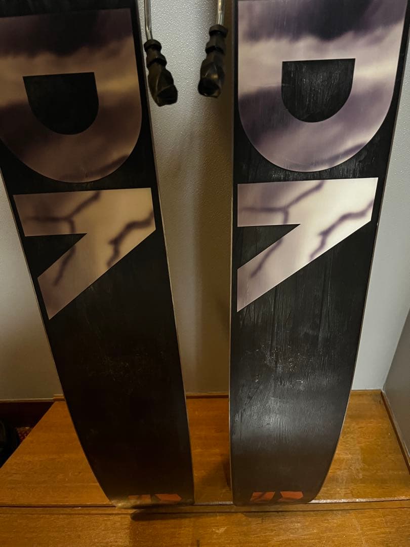 スキー　Armada magicJ 180cm