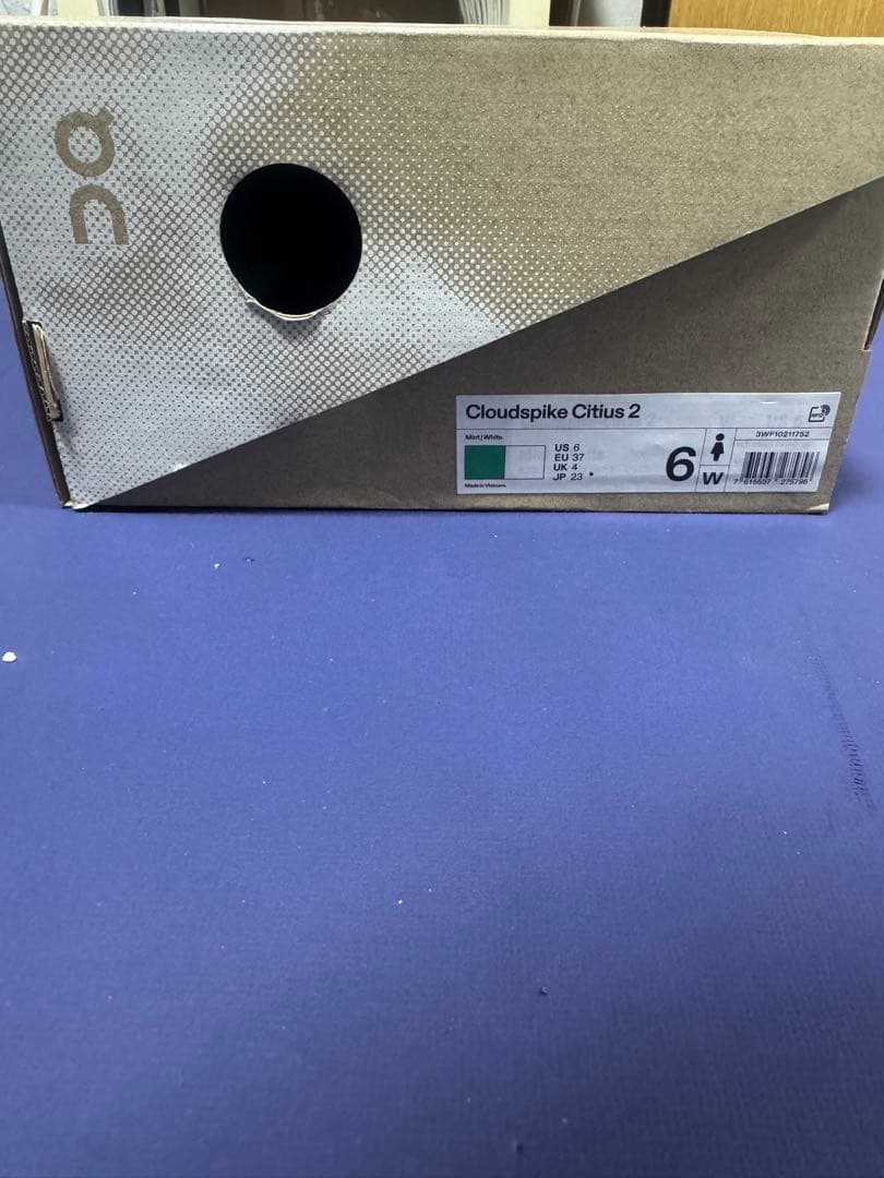 新品未使用On Cloudspike Citius2 23.0cm