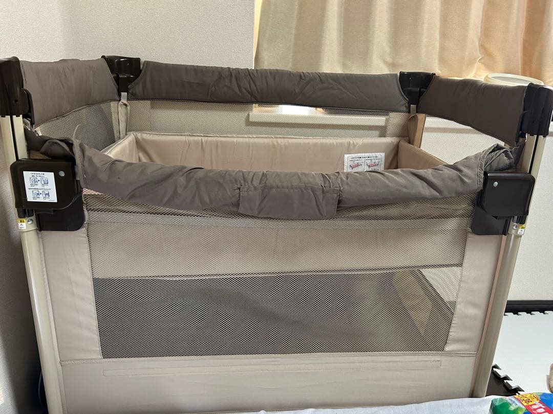 【値下げ】アップリカ　ココネル　折りたたみ式ベビーベッド