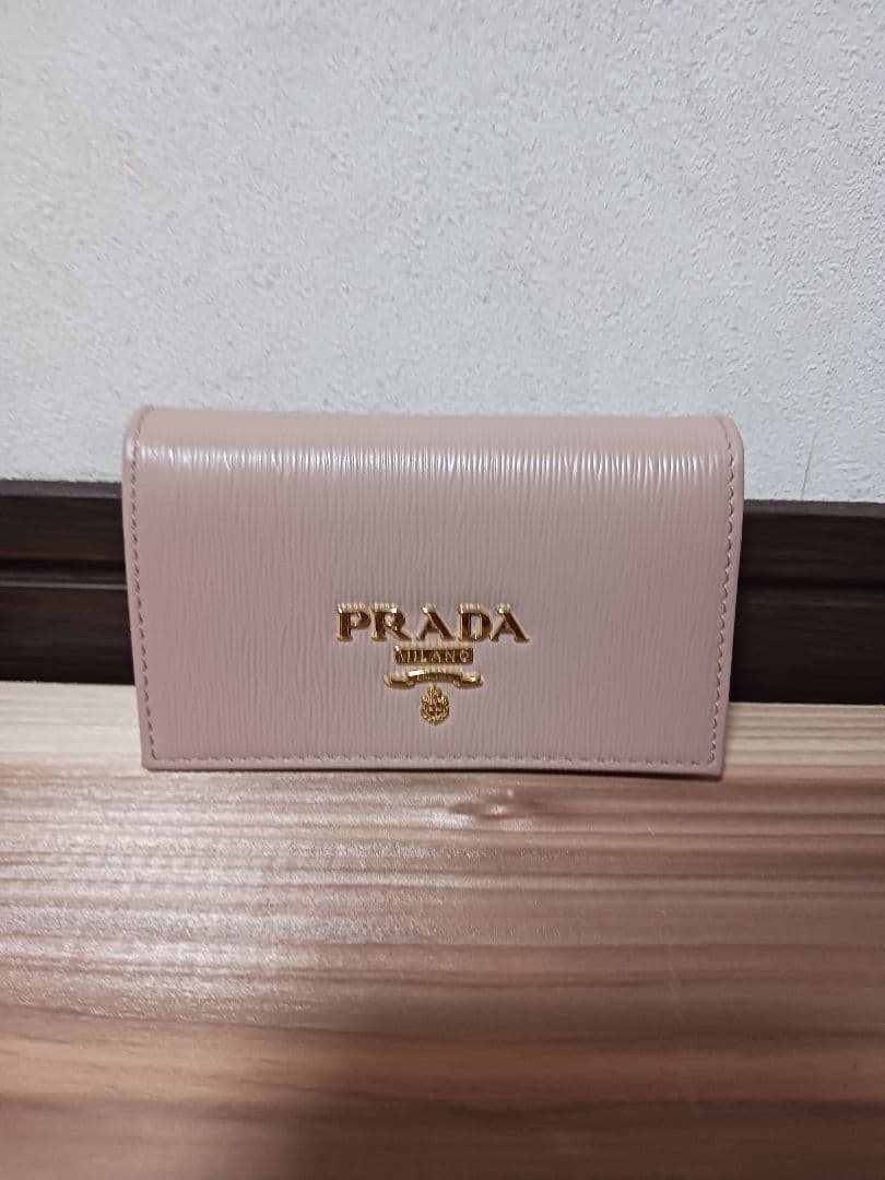 週末限定最終値下げ！PRADA 名刺入れ
